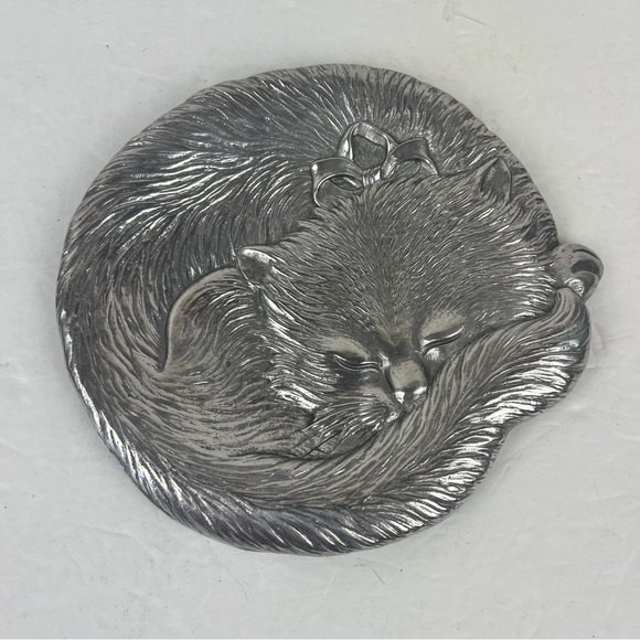 Collectible 90s Arthur Court sleeping cat dish-cast aluminum - Picture 2 of 10